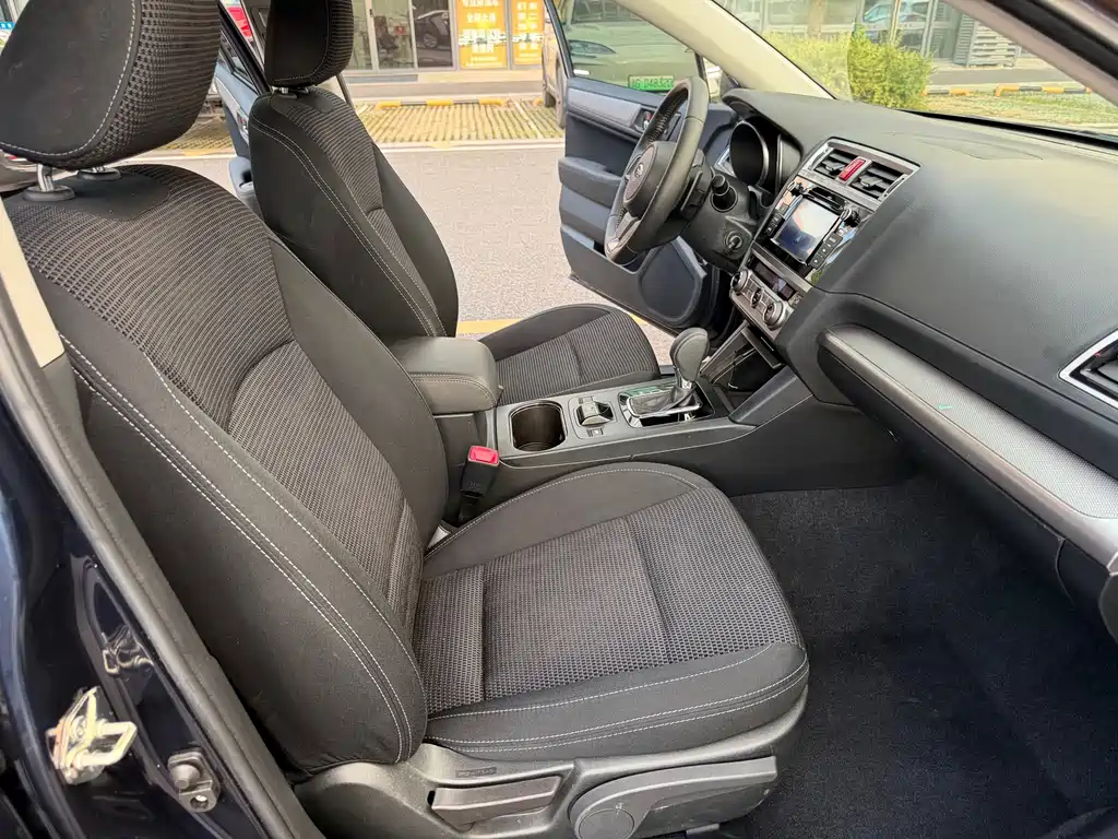 Subaru Legacy — миниатюра 12