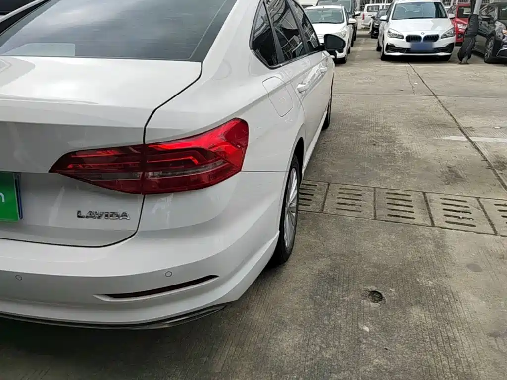 Volkswagen Lavida — миниатюра 8