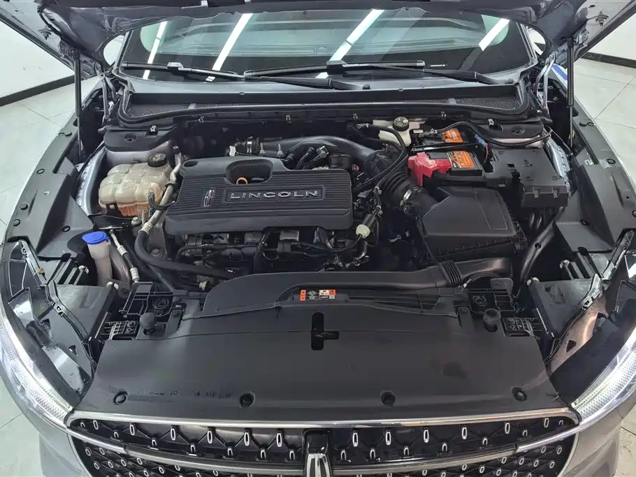 Lincoln Z 2022 i