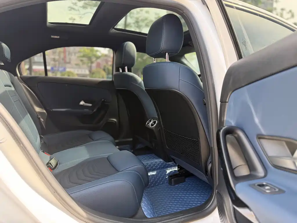 Mercedes-Benz A-Class — миниатюра 10