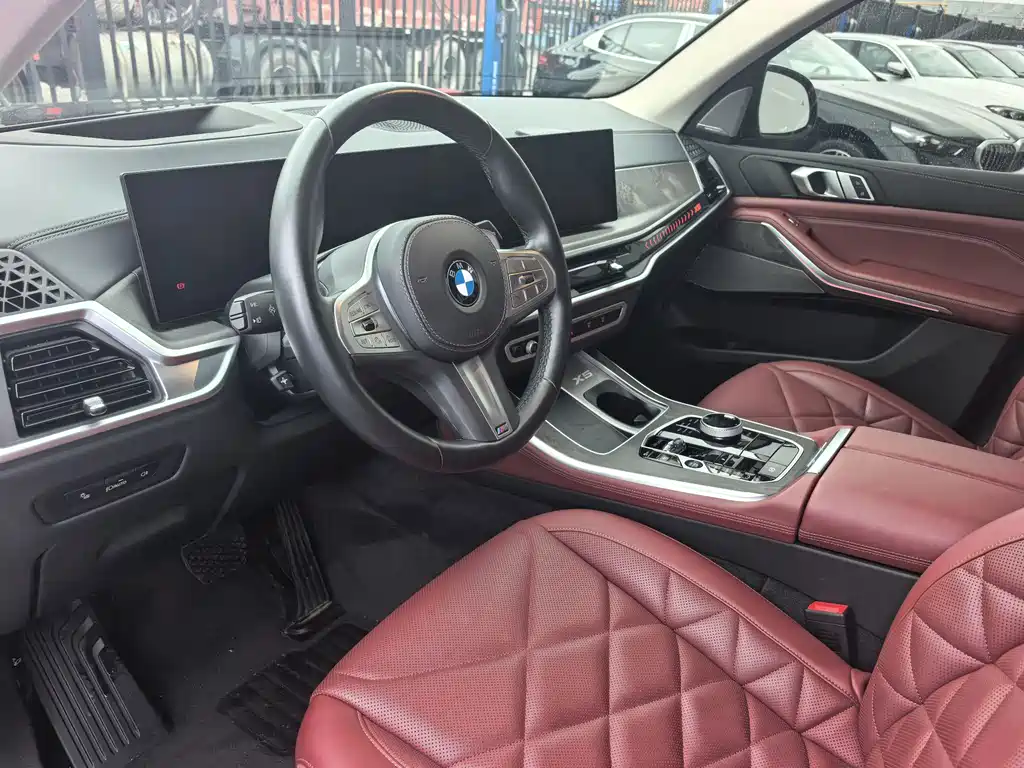 BMW X5 2023 xDrive 30Li Premium M Sport