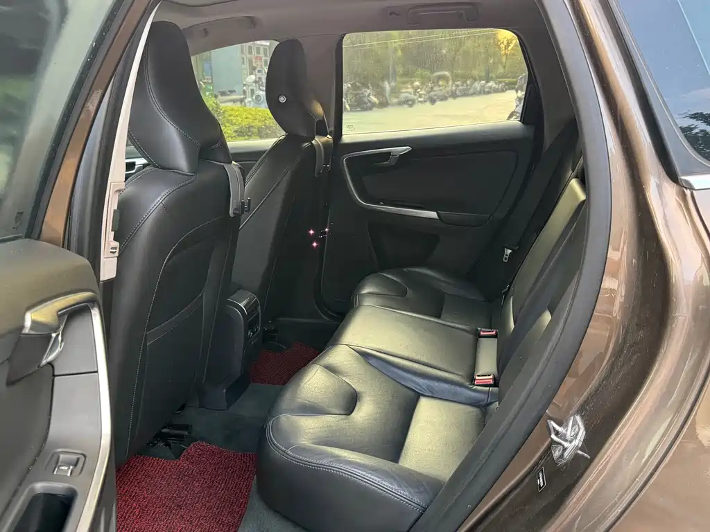Volvo XC60 — миниатюра 6