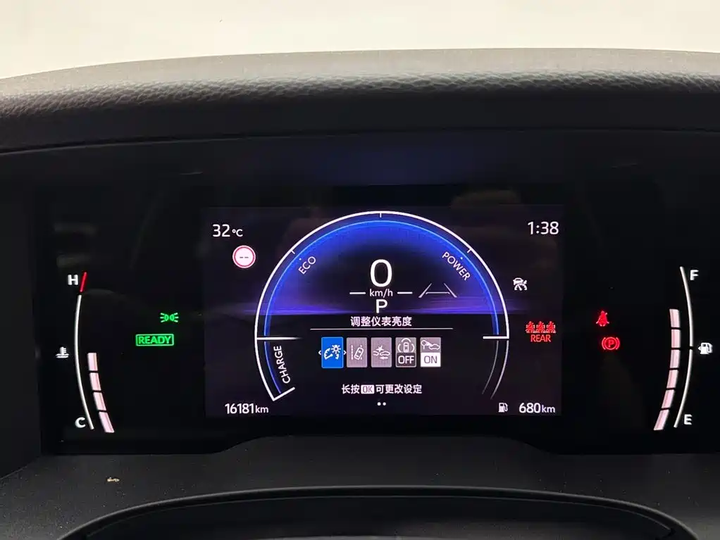 Toyota Camry — миниатюра 14
