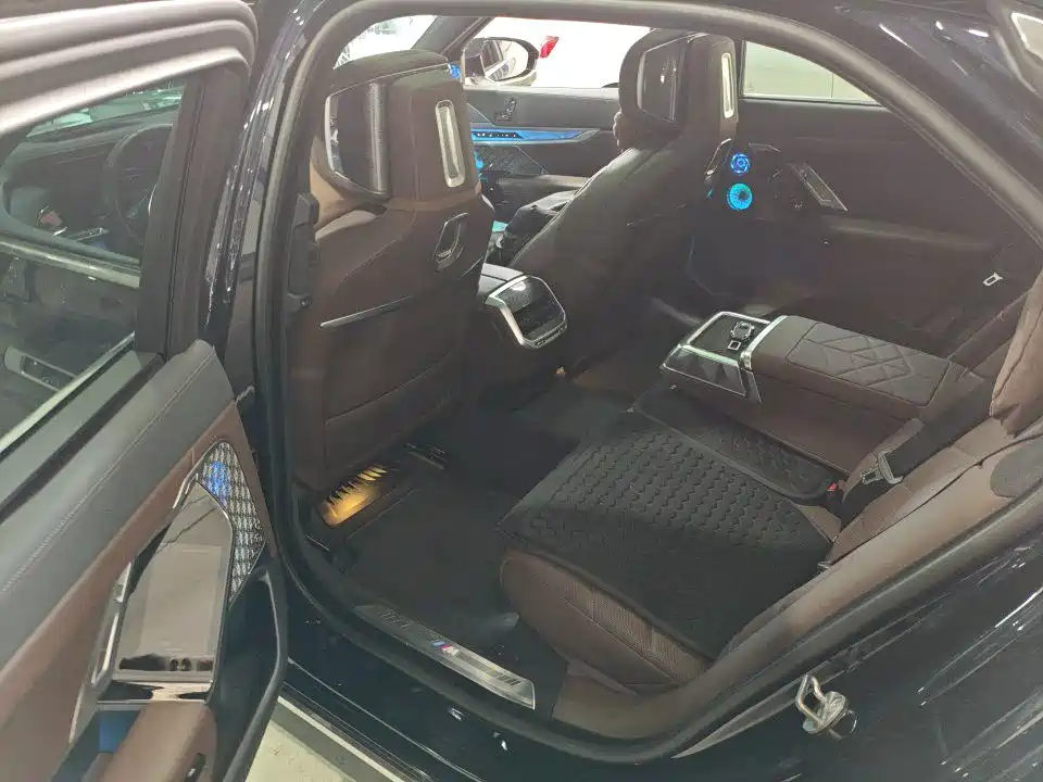 BMW 7 Series 7 2023 740Li Premium M Sport