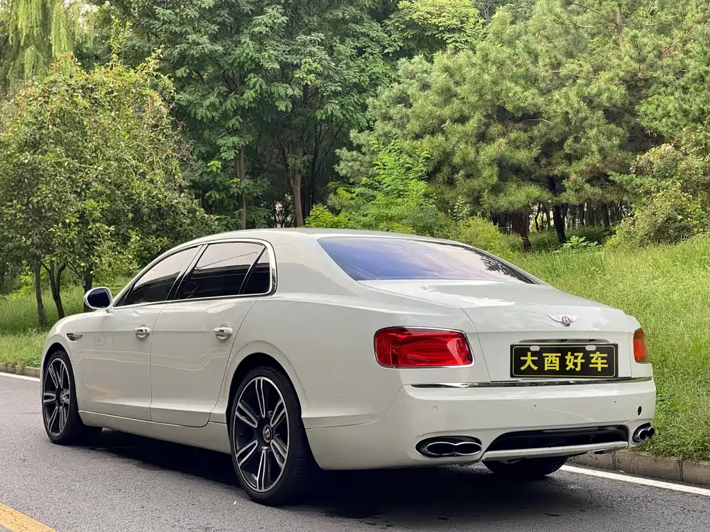 Bentley Flying Spur — миниатюра 25