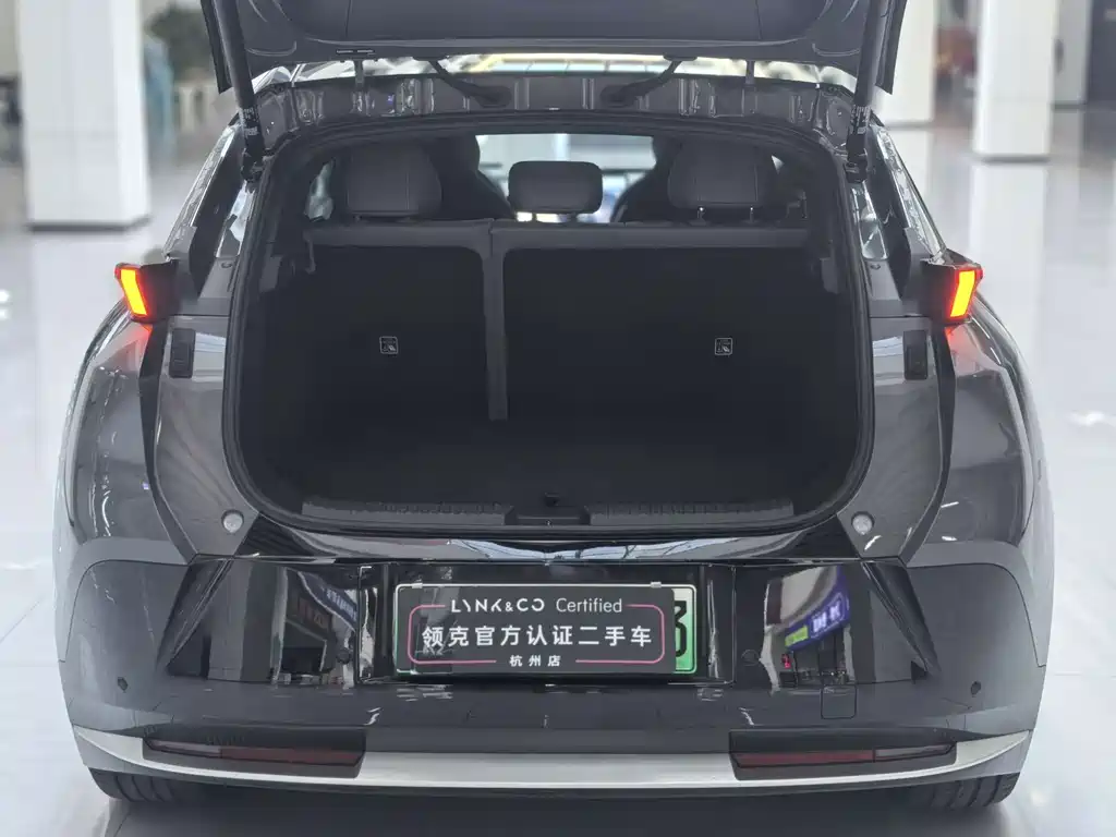 Lynk & Co 20 — миниатюра 7