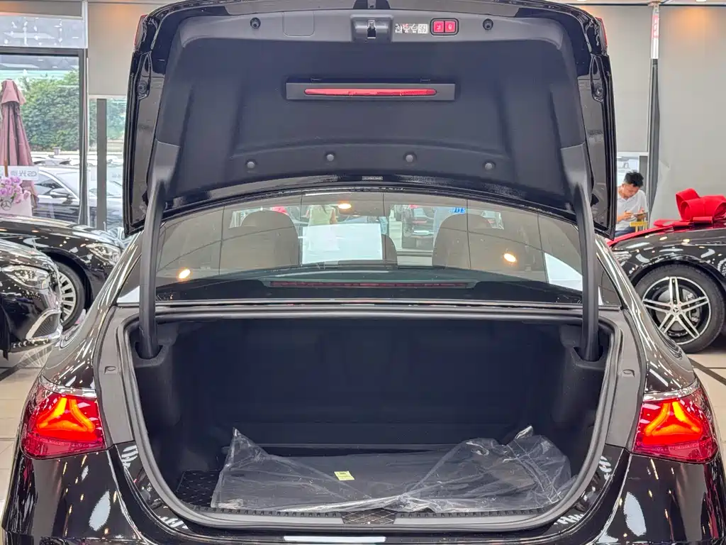 Mercedes-Benz E-Class E 2026 E 300 L Fashion