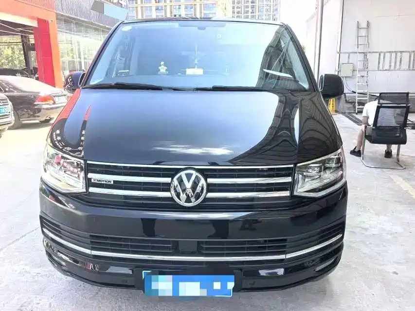 Volkswagen Multivan — миниатюра 2