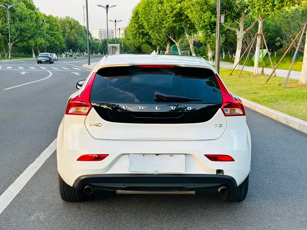Volvo V40 — миниатюра 5