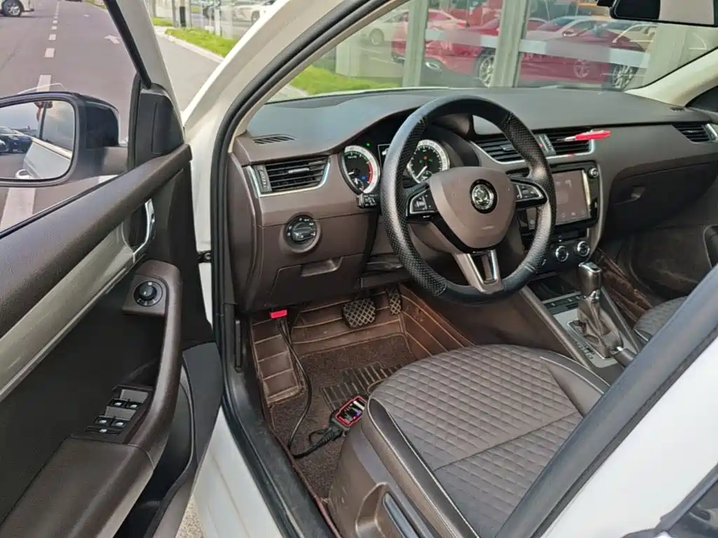 Skoda Octavia — миниатюра 16