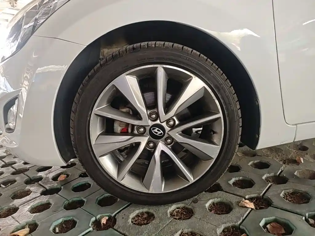 Hyundai Elantra Langdong — миниатюра 23