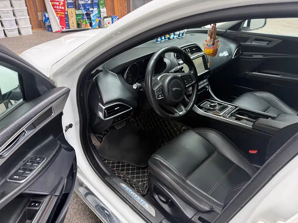 Jaguar XEL — миниатюра 4