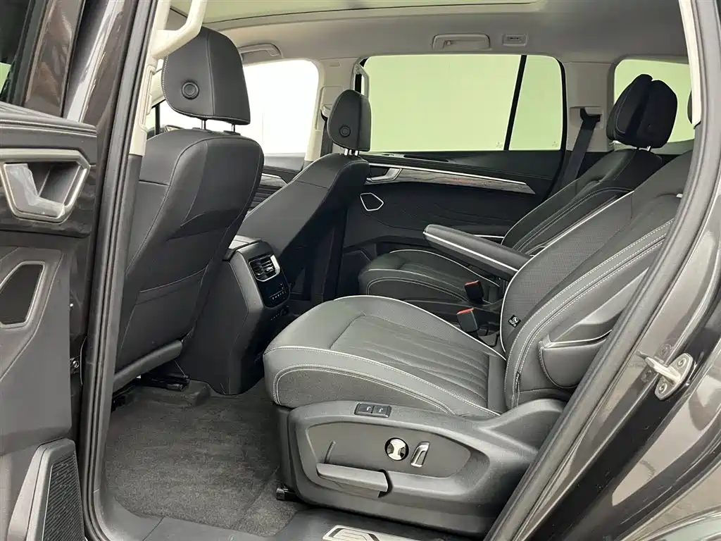 Volkswagen Viloran 2026 450TSI 6 мест