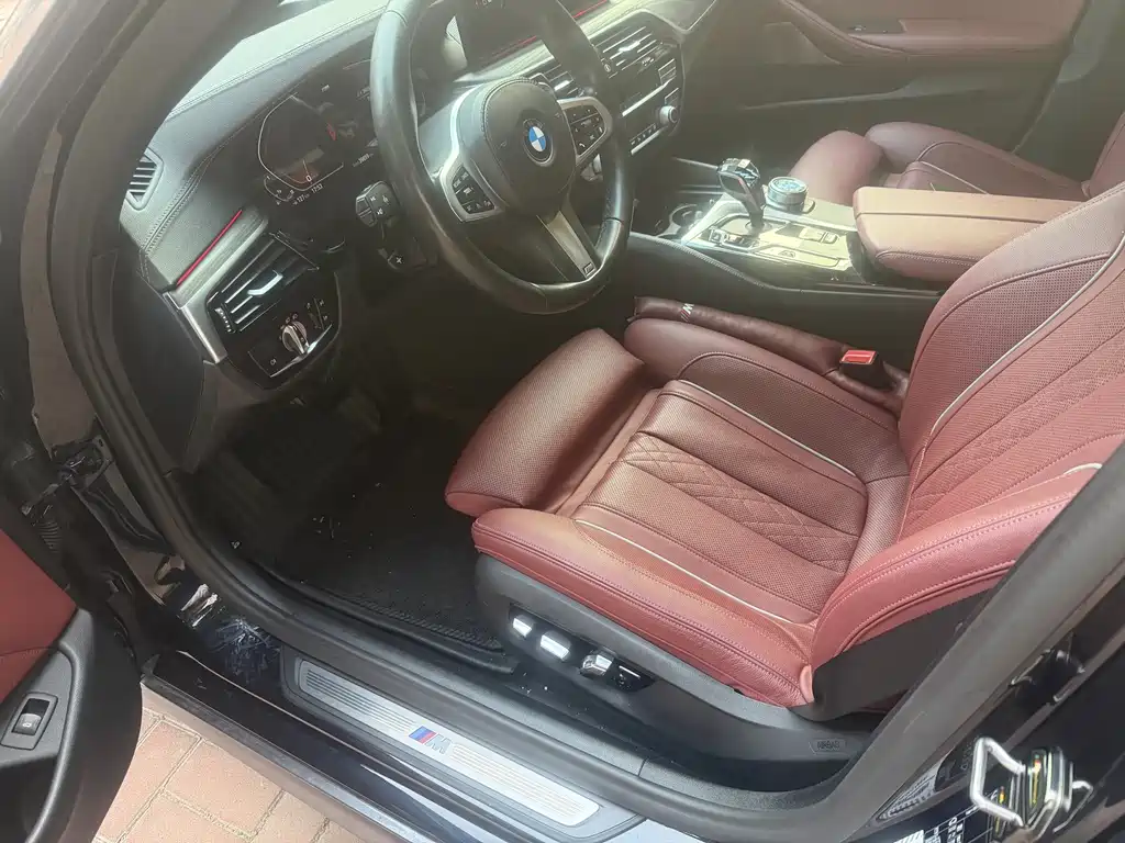 BMW 5 Series — миниатюра 3