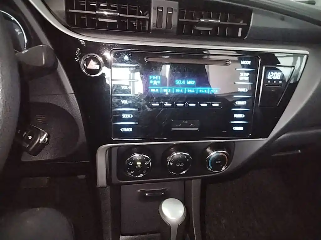 Toyota Corolla — миниатюра 13