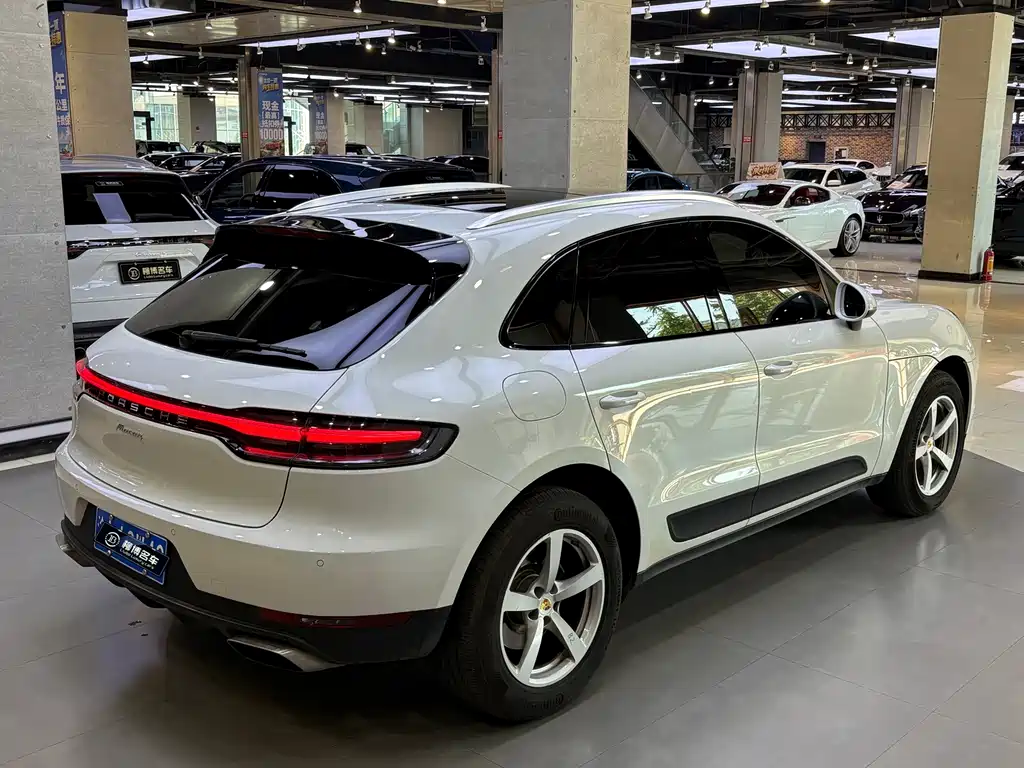 Porsche Macan — миниатюра 6