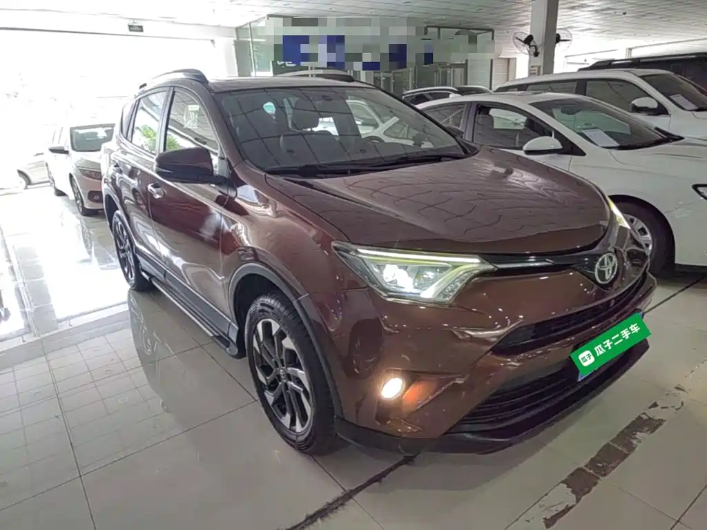 Toyota RAV4 — миниатюра 4