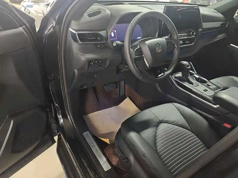 Toyota Crown Kluger — миниатюра 7