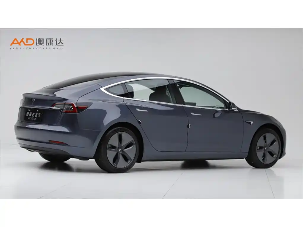 Tesla Model 3 — миниатюра 3