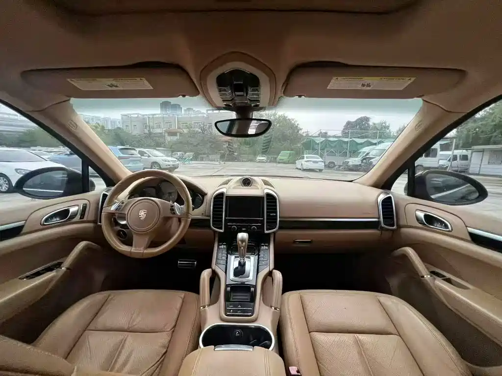 Porsche Cayenne — миниатюра 5