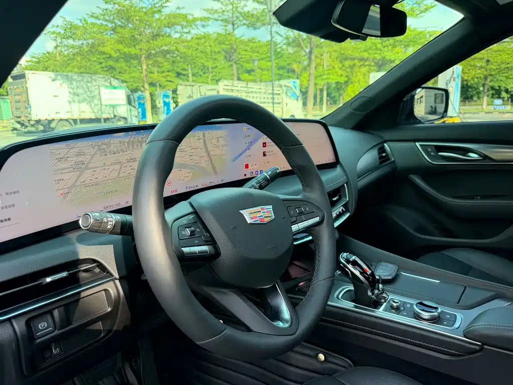 Cadillac CT5 — миниатюра 14