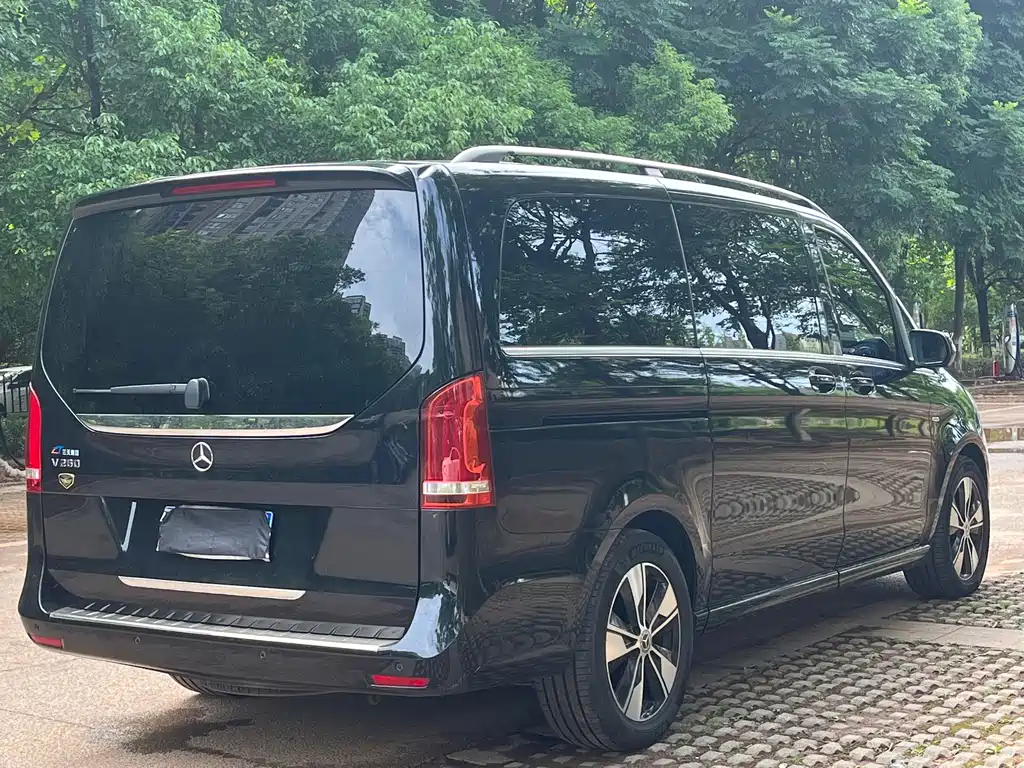 Mercedes-Benz V-Class — миниатюра 7