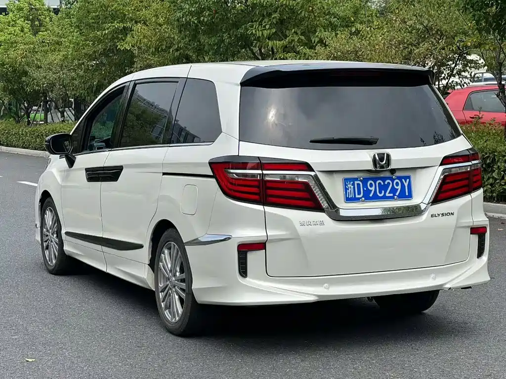 Honda Elysion — миниатюра 6