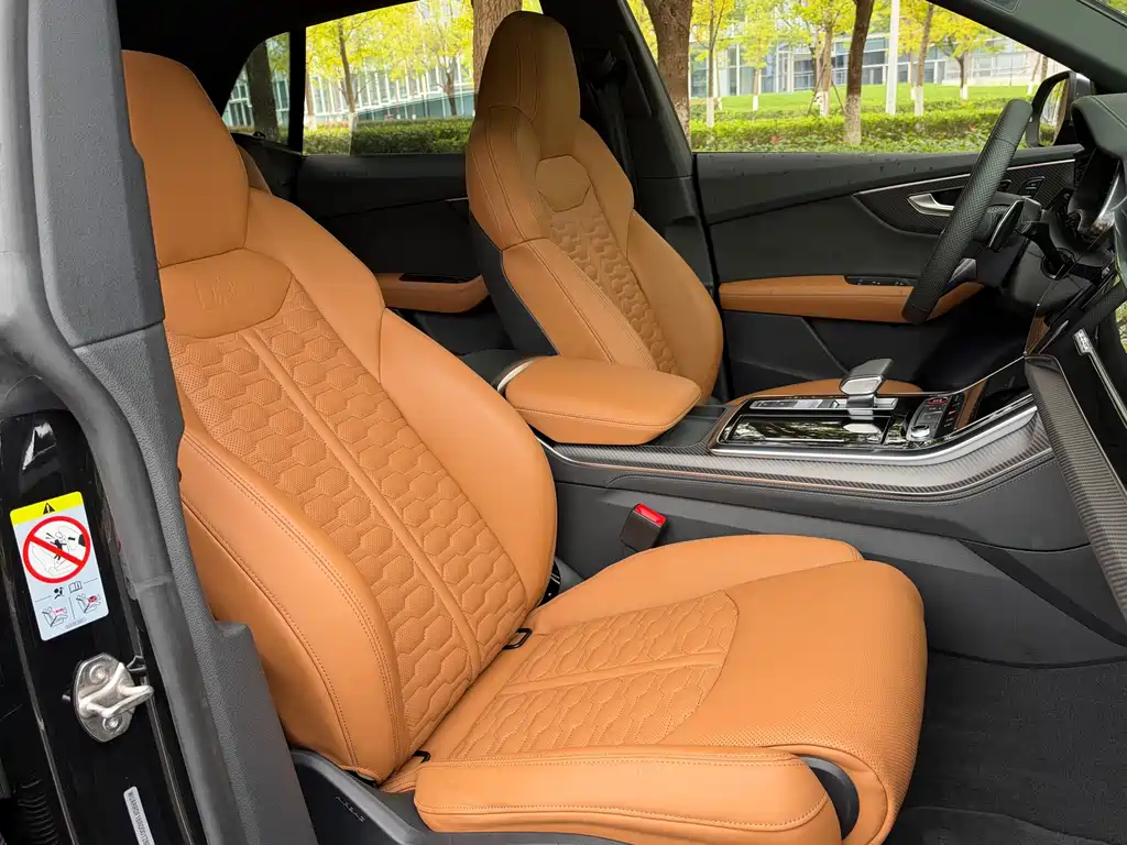 Audi RS Q8 — миниатюра 4