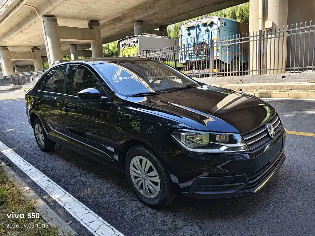 Volkswagen Santana — миниатюра 2