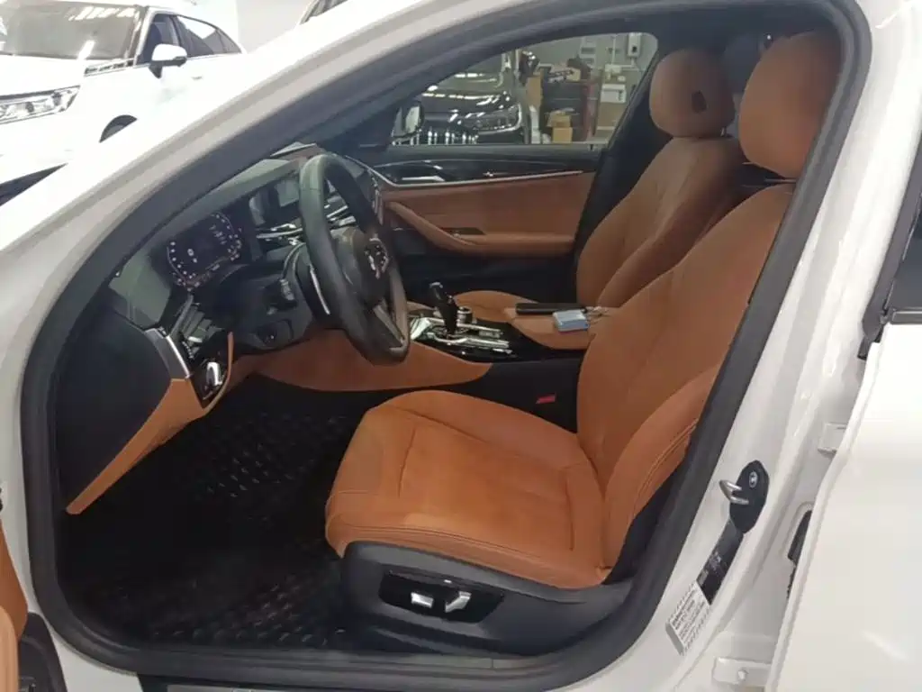 BMW 5 Series — миниатюра 15