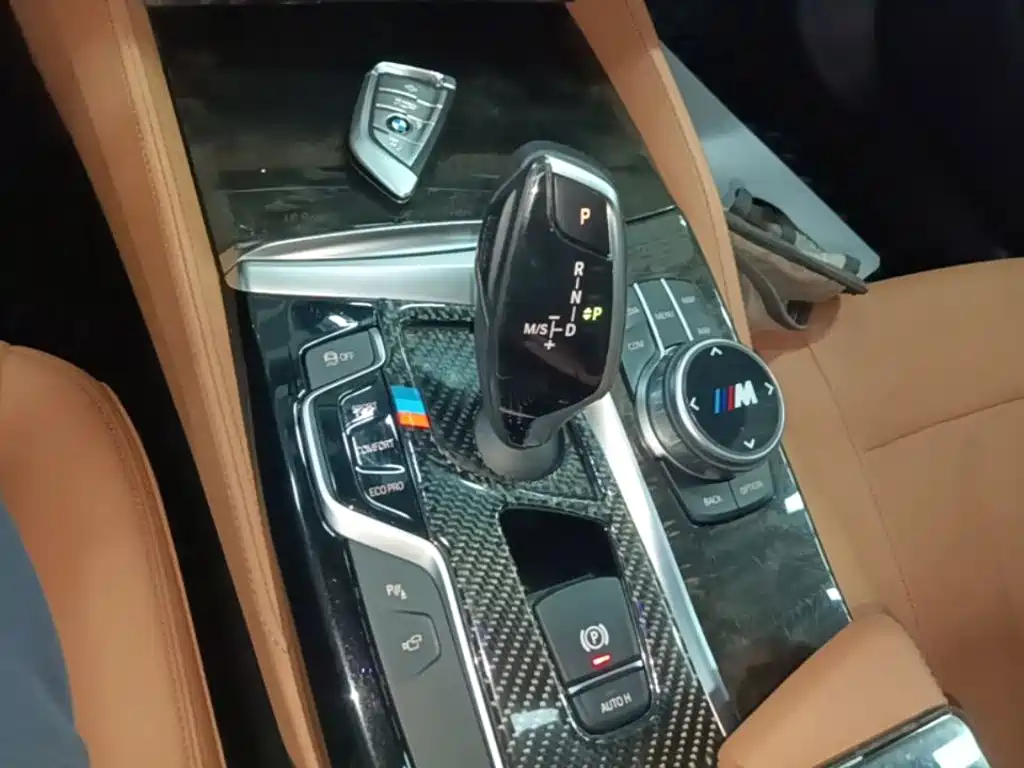 BMW 5 Series — миниатюра 14