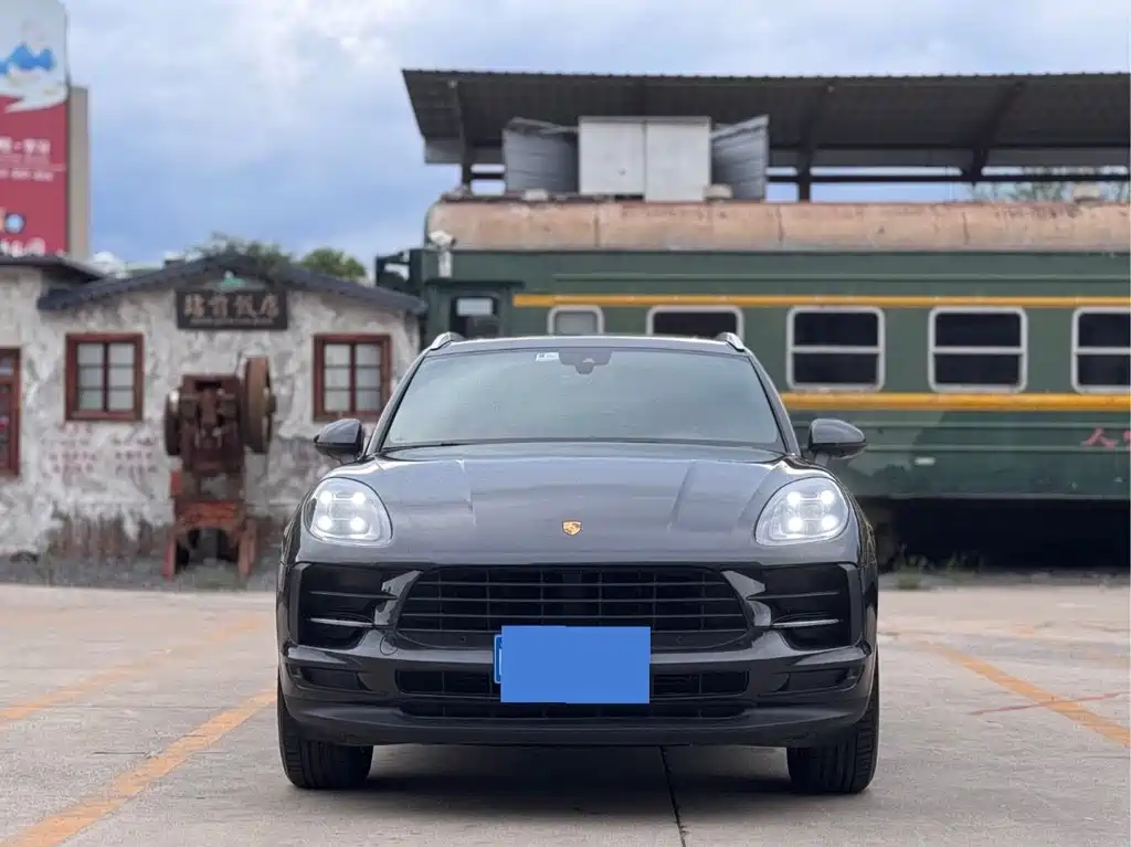 Porsche Macan — миниатюра 2