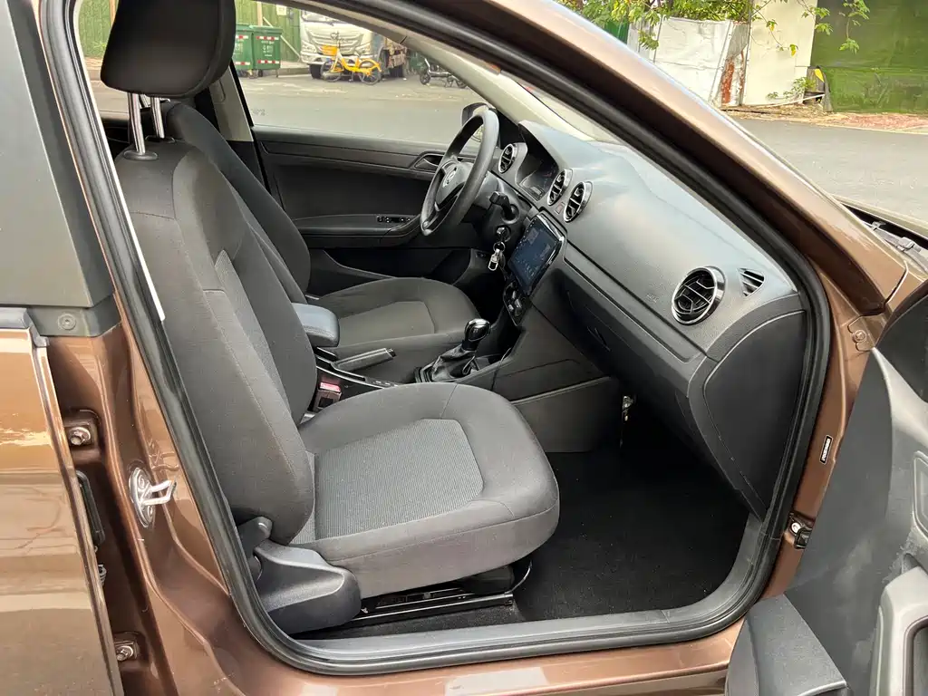 Volkswagen Jetta — миниатюра 9