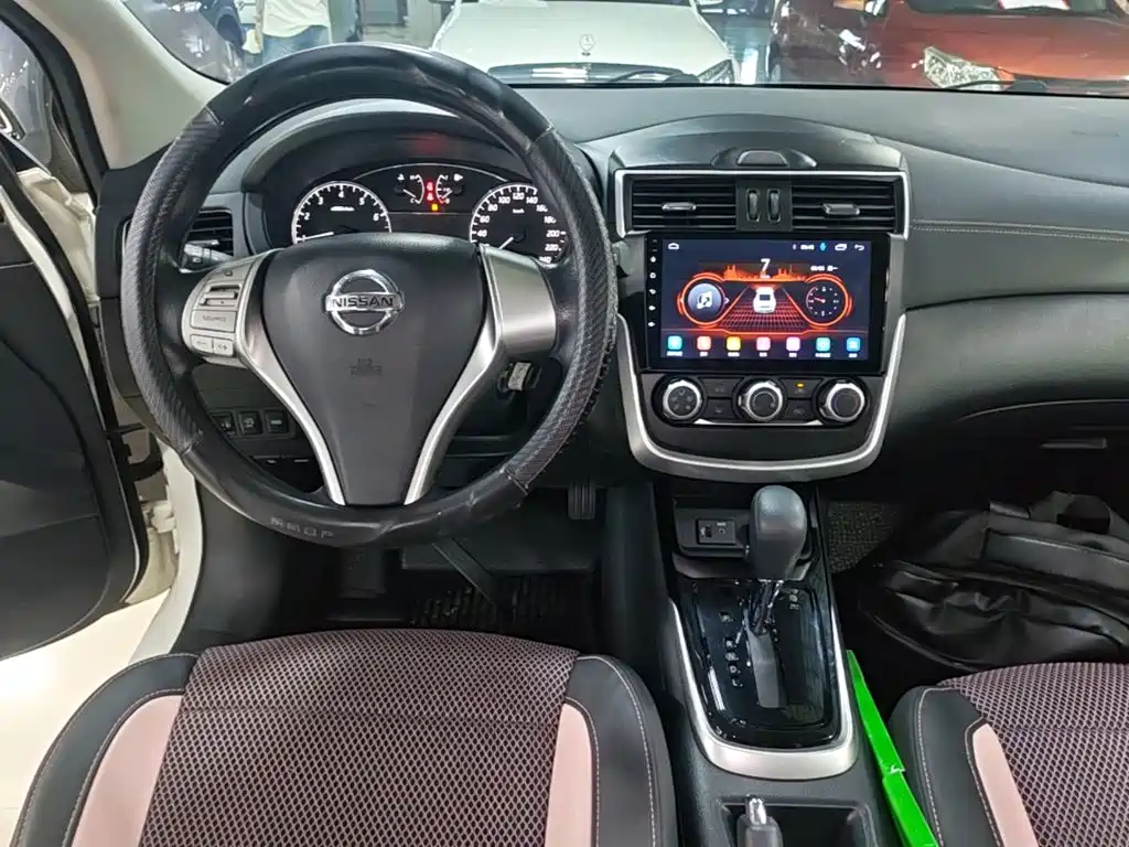 Nissan Tiida — миниатюра 13
