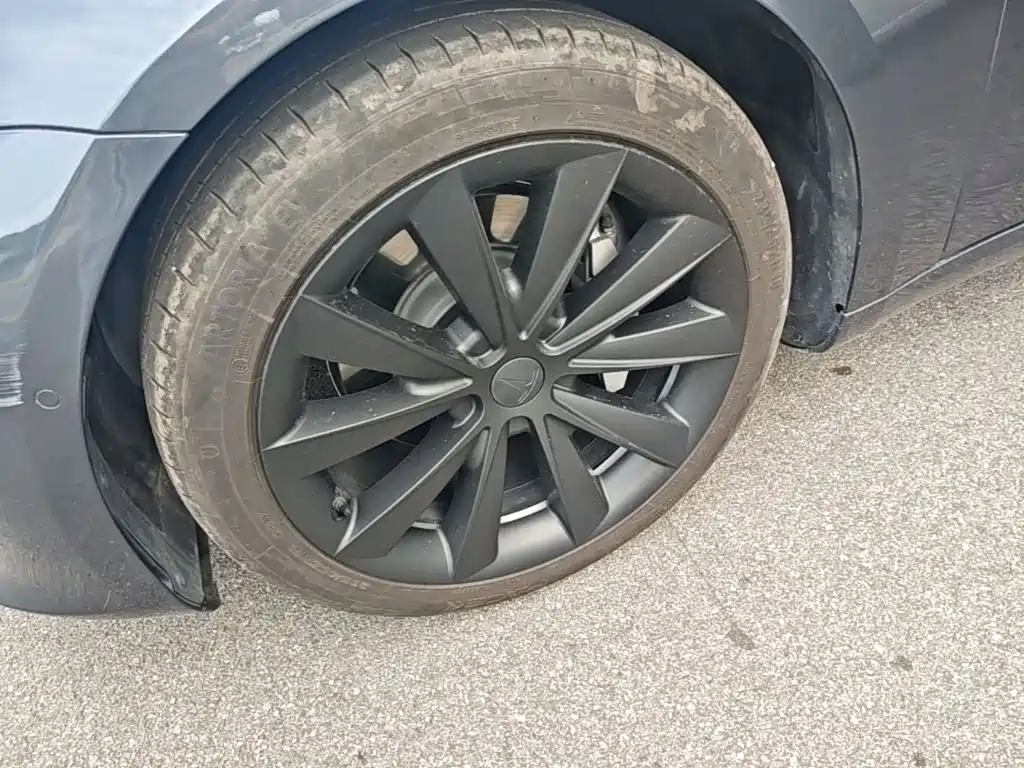 Tesla Model 3 — миниатюра 23