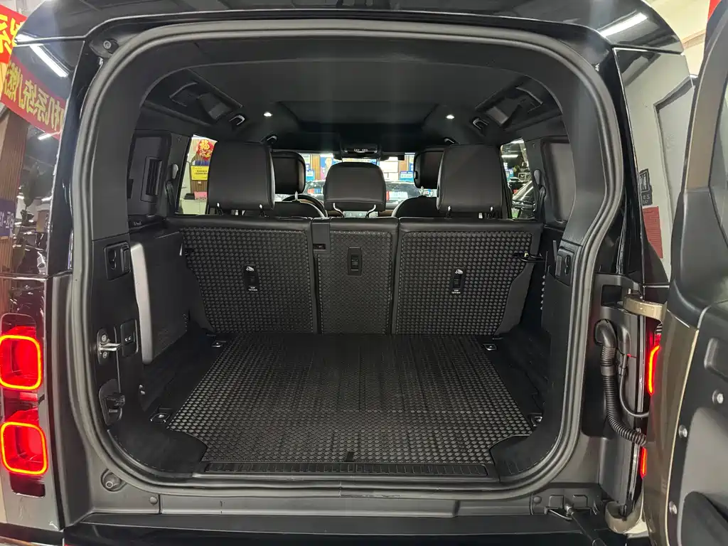 Land Rover Defender — миниатюра 9