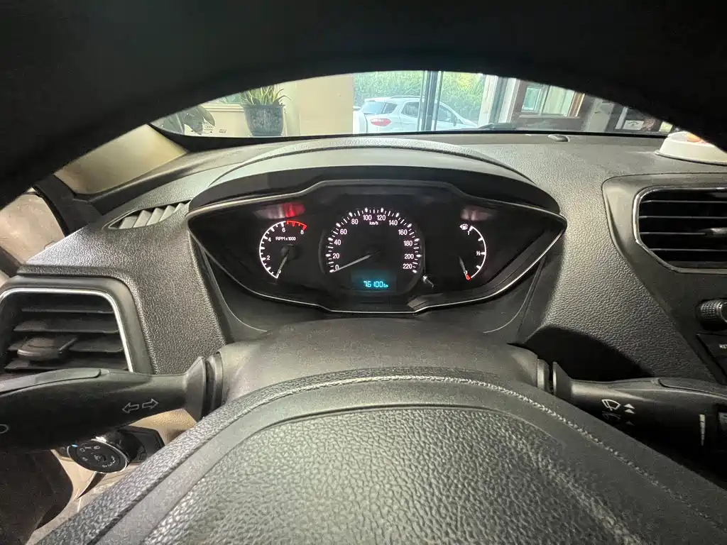 Ford Escort — миниатюра 13