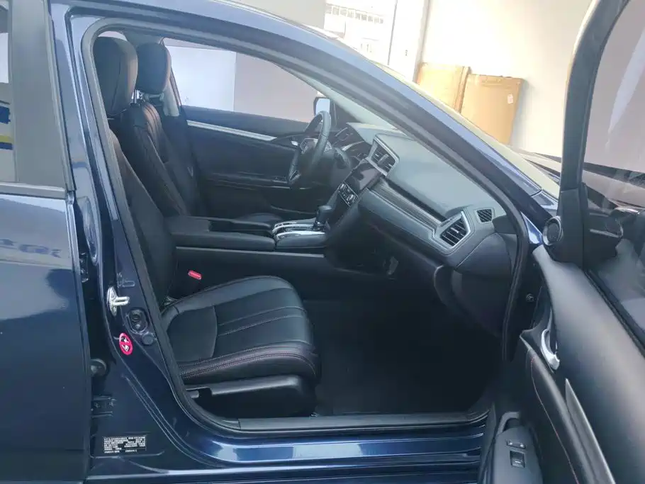 Honda Civic — миниатюра 8