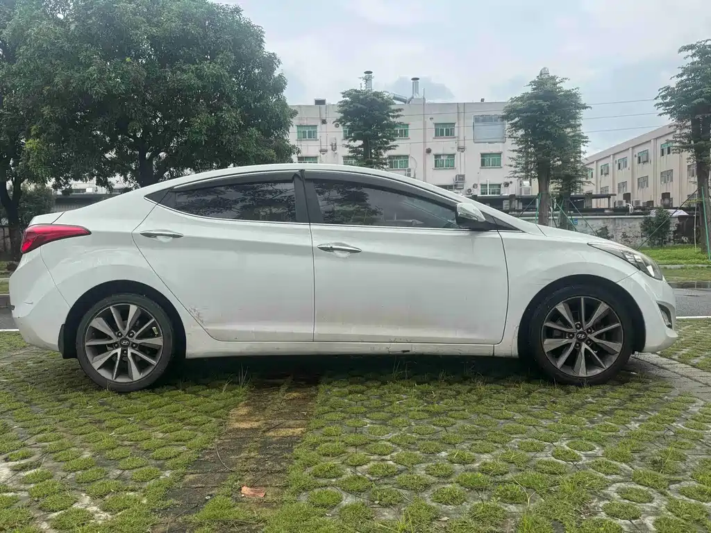 Hyundai Elantra 2015 1.6L AT Lead