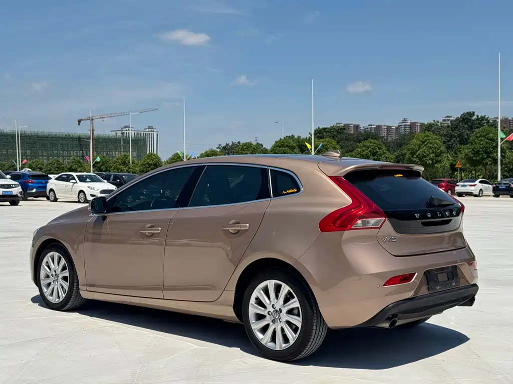 Volvo V40 — миниатюра 7
