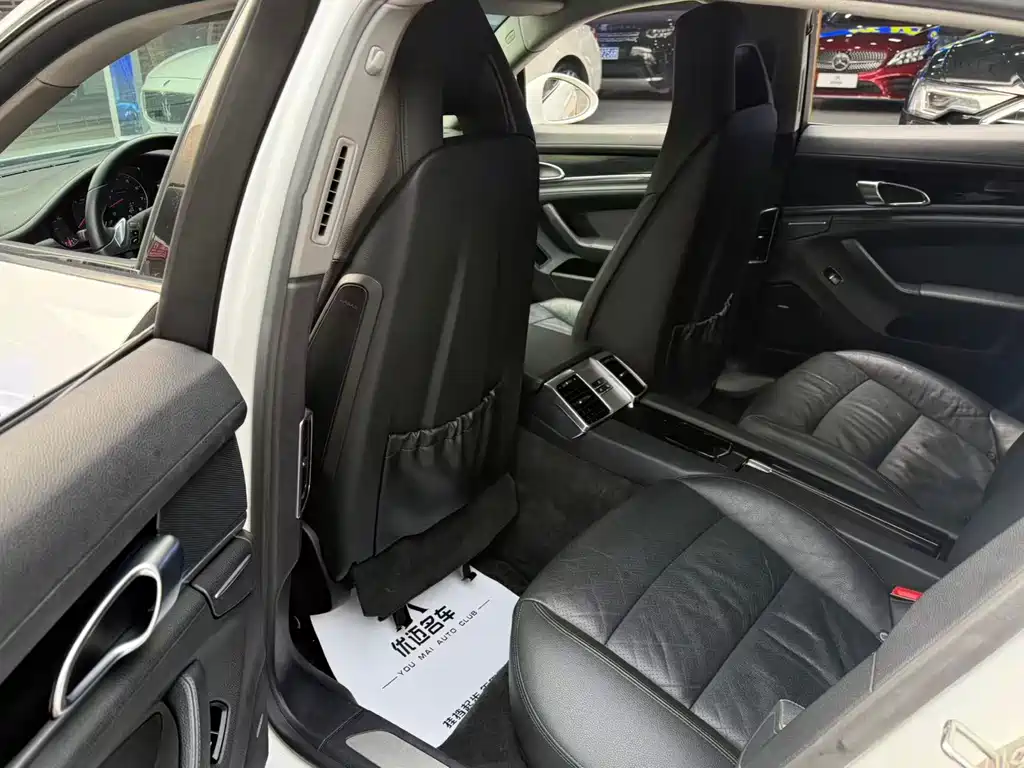 Porsche Panamera 2013 Panamera 4 Platinum Edition 3.6L