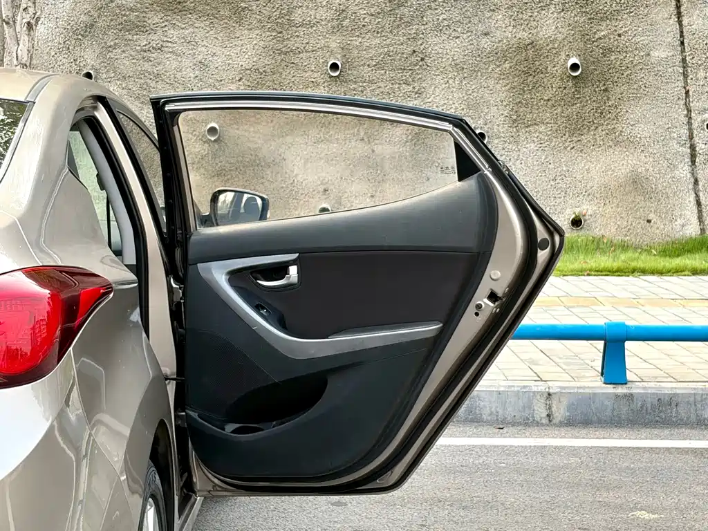 Hyundai Elantra Langdong — миниатюра 35