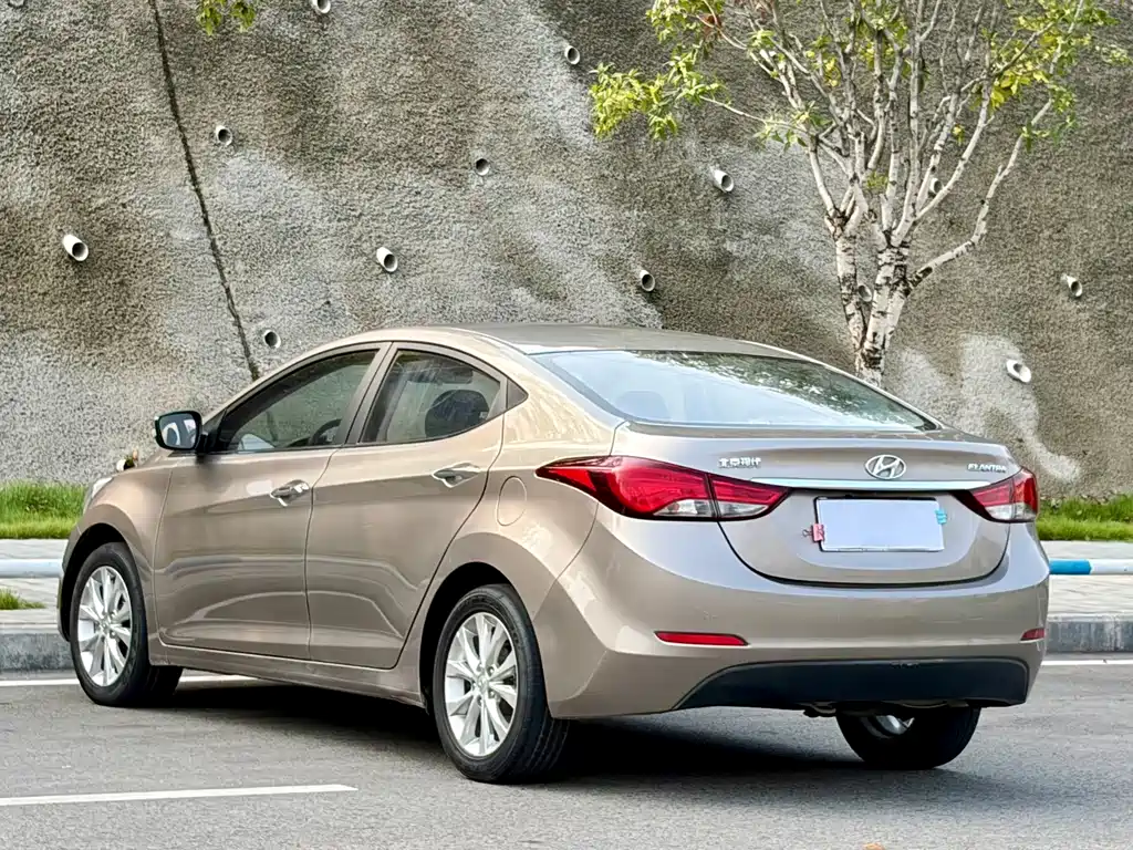Hyundai Elantra Langdong — миниатюра 31