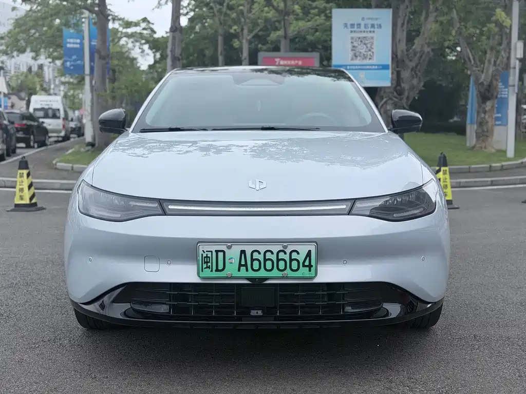 Leapmotor Leapmotor C01 — миниатюра 2