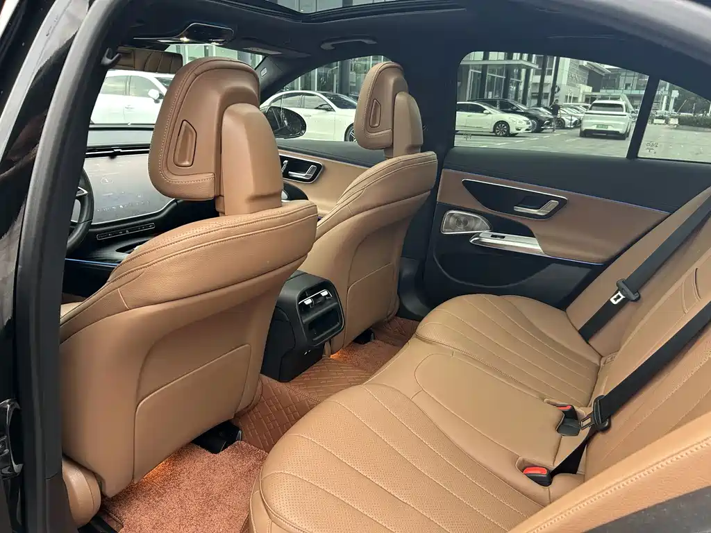 Mercedes-Benz E-Class (Import) — миниатюра 12