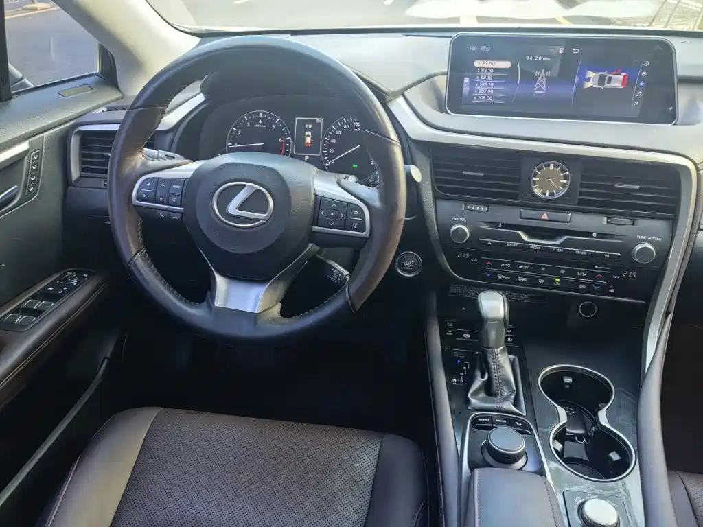 Lexus RX — миниатюра 7