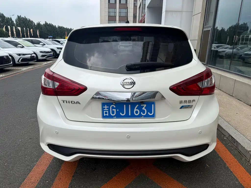 Nissan Tiida — миниатюра 5