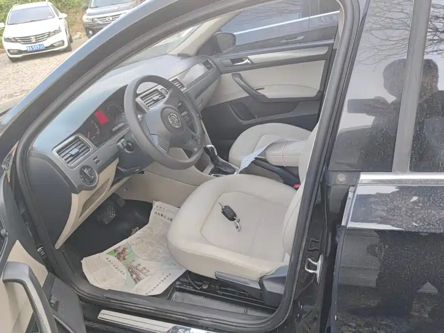 Volkswagen Santana — миниатюра 9