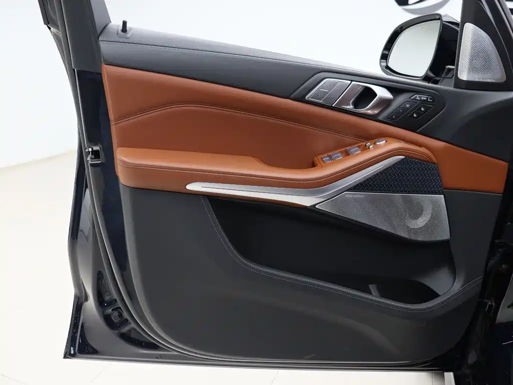 BMW X7 — миниатюра 6