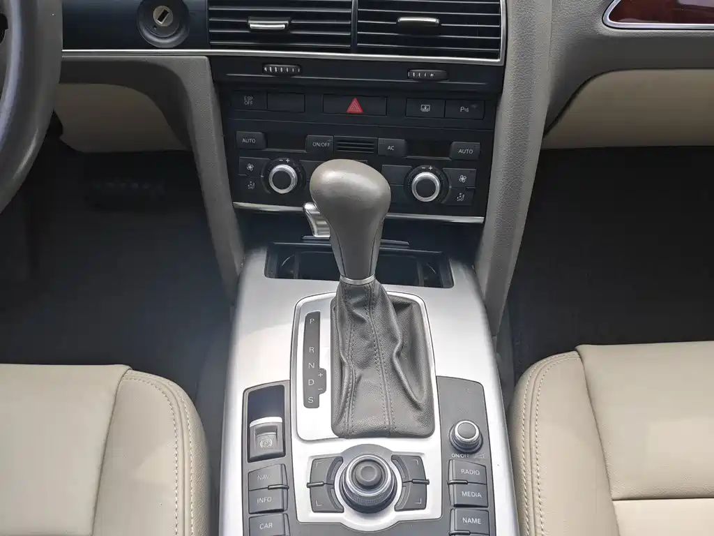 Audi A6L — миниатюра 11